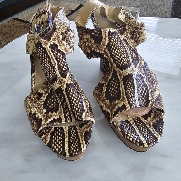 Michael Kors Wedge Heels 9.5M Brown Snake Print Leather Slingback Comfy - Picture 4 of 14
